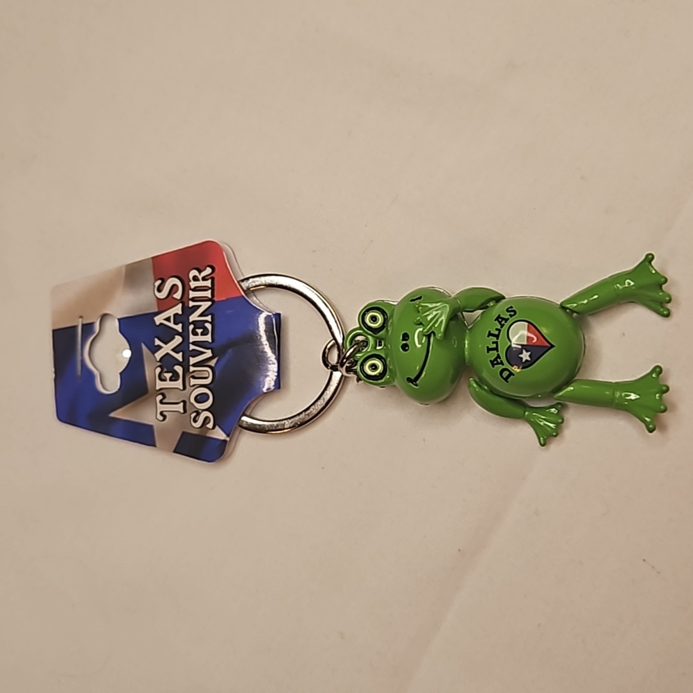 NEW! FROG Keychain, he moves around!